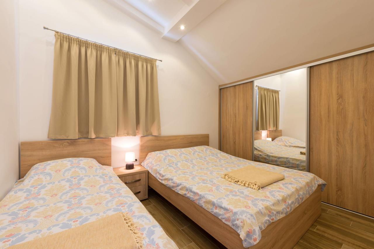 42° North Apartments Tivat Eksteriør bilde